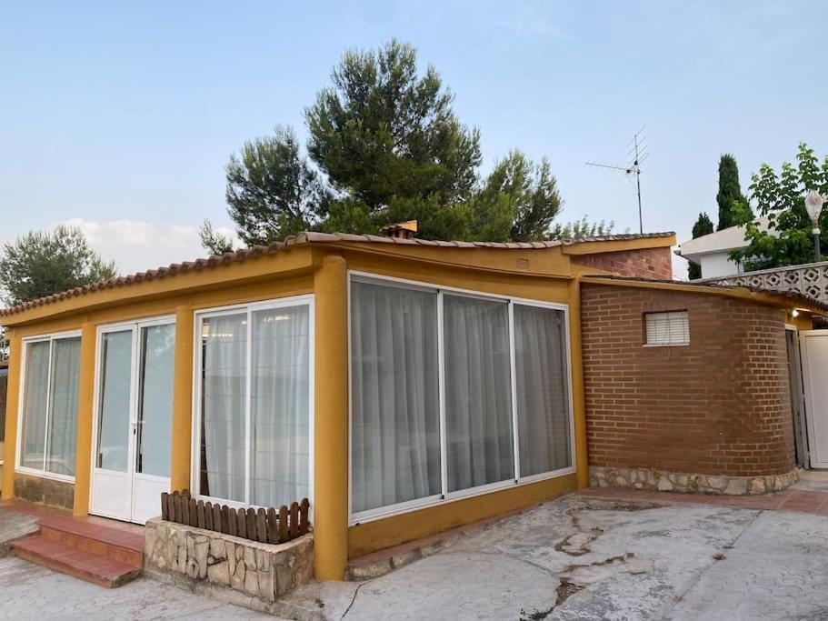 Encantador Y Acogedor Alojamiento Con Piscina Monserrat Eksteriør billede
