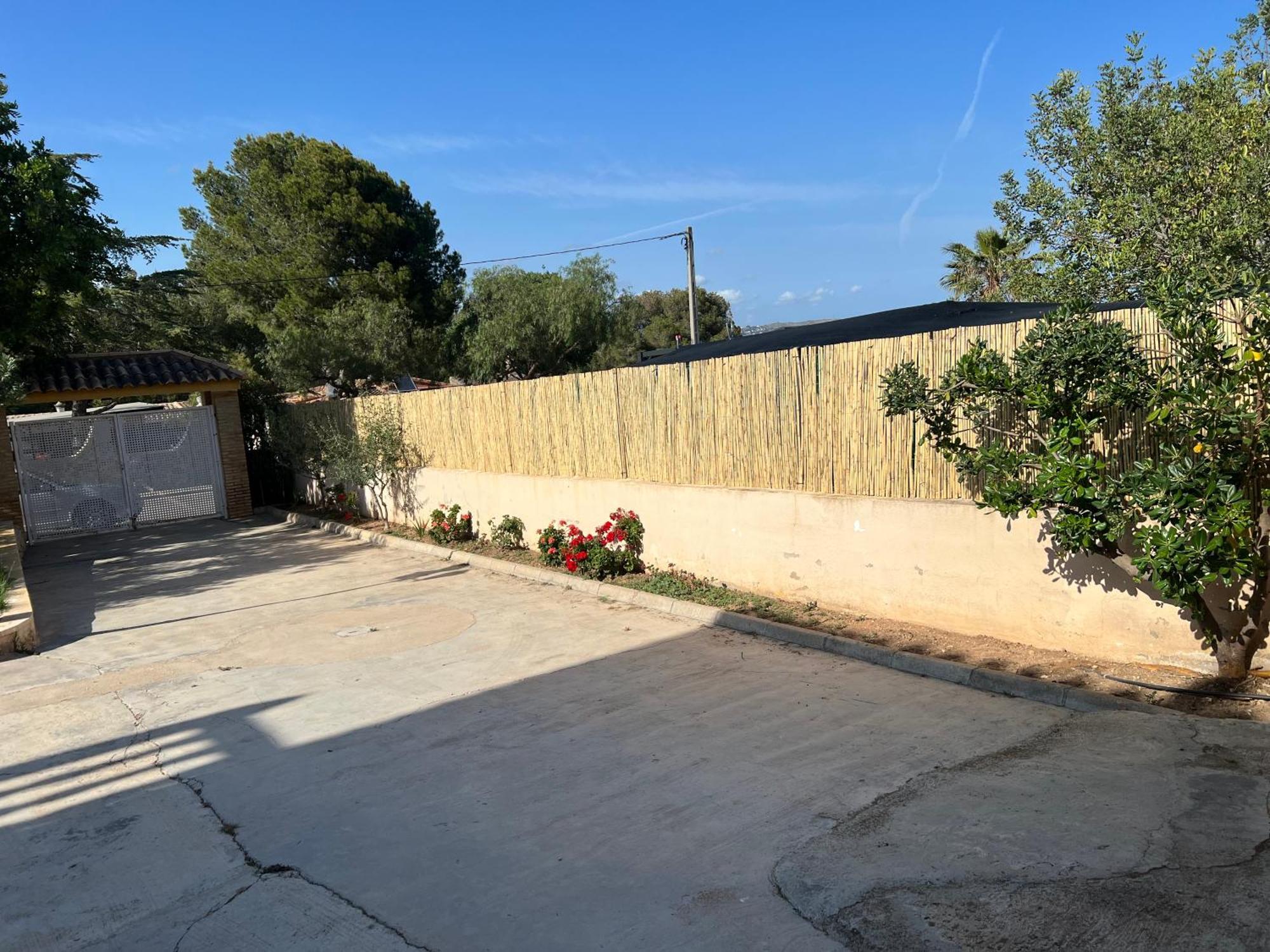 Encantador Y Acogedor Alojamiento Con Piscina Monserrat Eksteriør billede